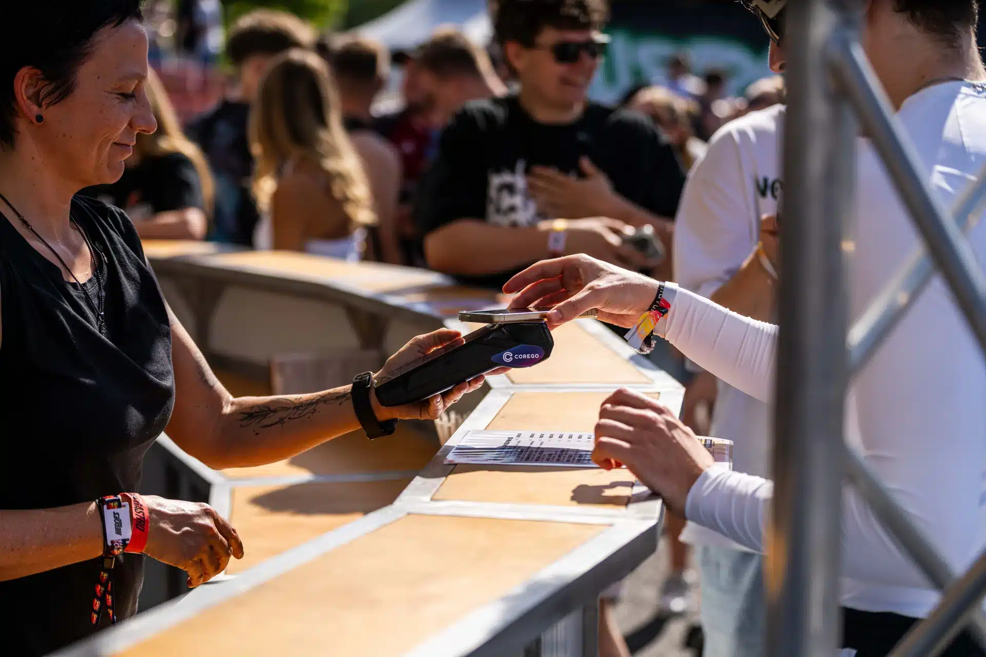 Propos gir sømløs løsning for billett, kasse og betaling med sanntidsoversikt for festivaler, messer og spesialarrangementer.